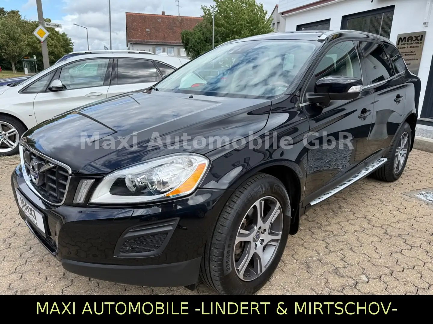 Volvo XC60 Summum-1.HA-NAV-AHK-LEDER-PANO-KAM-VOLVO KD Negru - 2