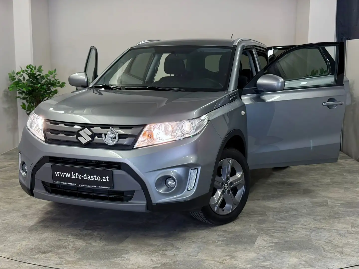 Suzuki Vitara 1,6 VVT GL Shine /// ERSTBESITZ /// Gris - 1