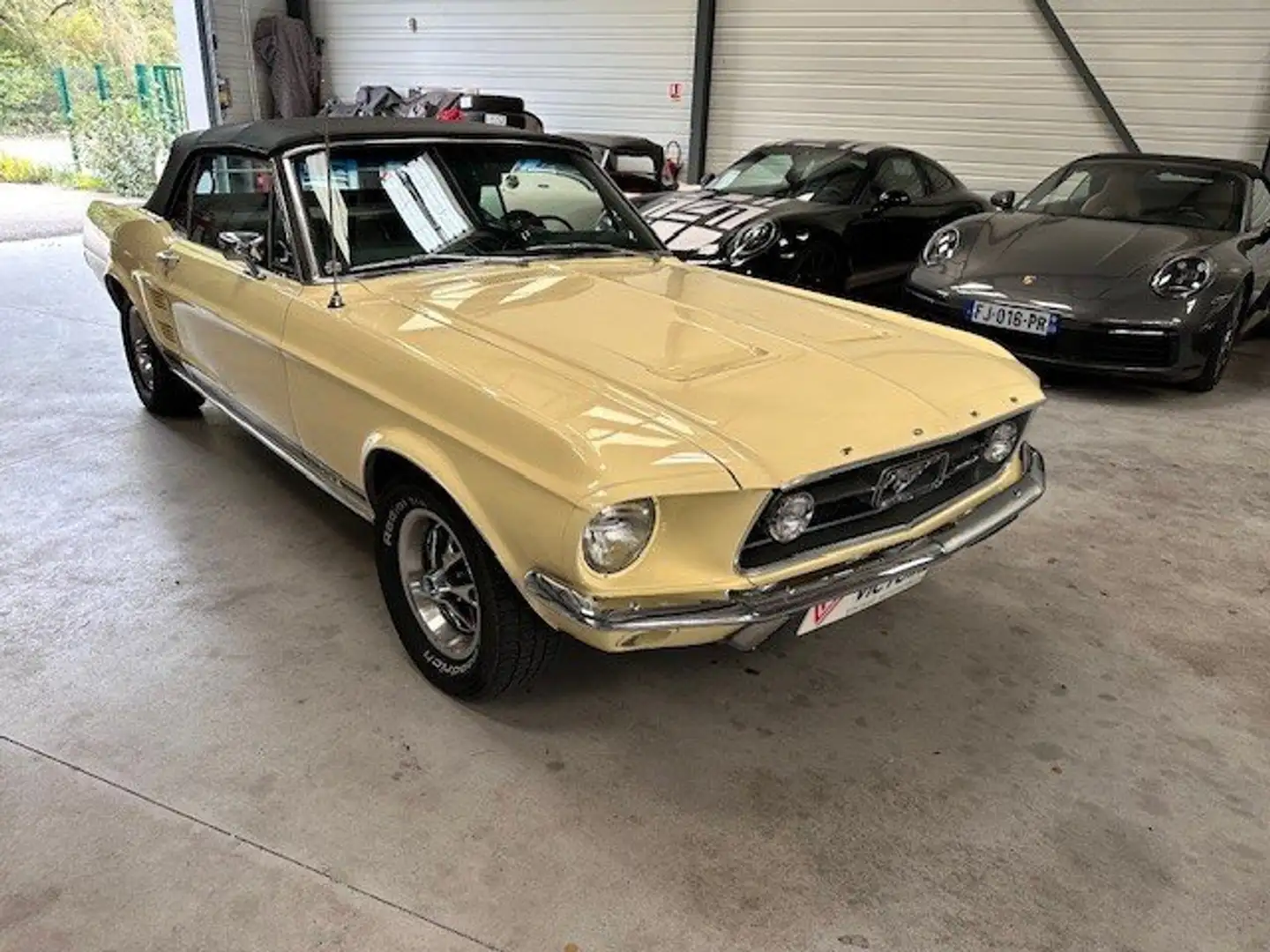 Ford Mustang MUSTANG 390 GT 6.4 CABRIOLET BOITE MANUELLE Beige - 2