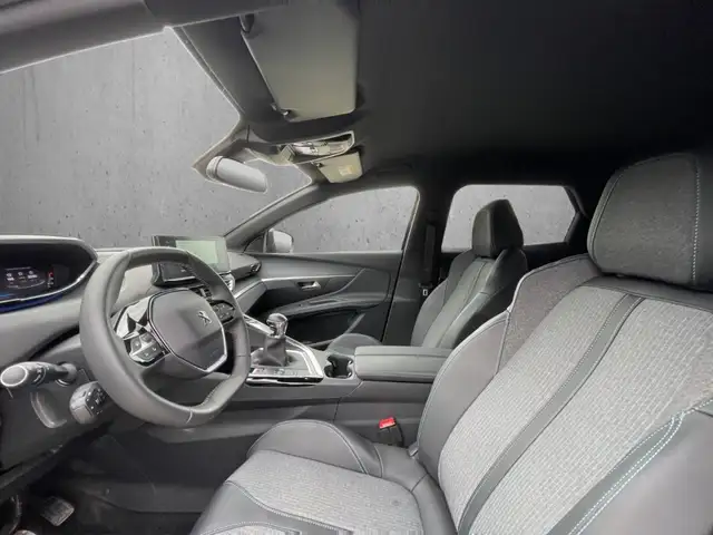 Peugeot 3008 view 9