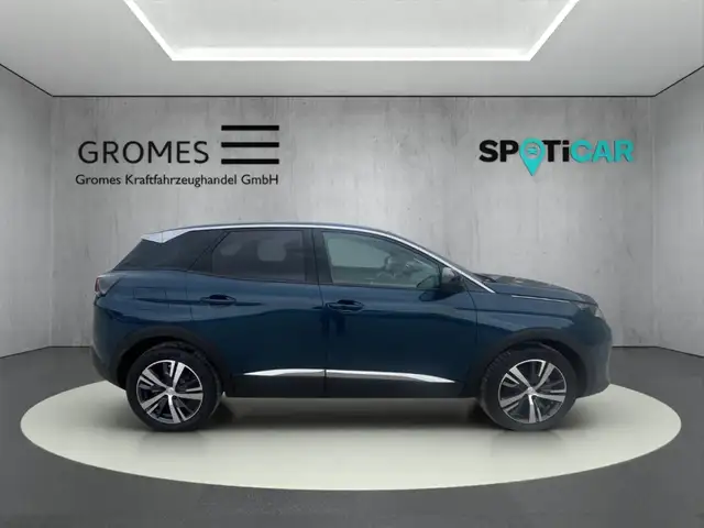 Peugeot 3008 view 2