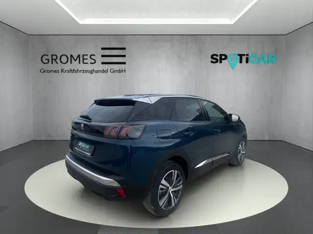 Peugeot 3008 view 3