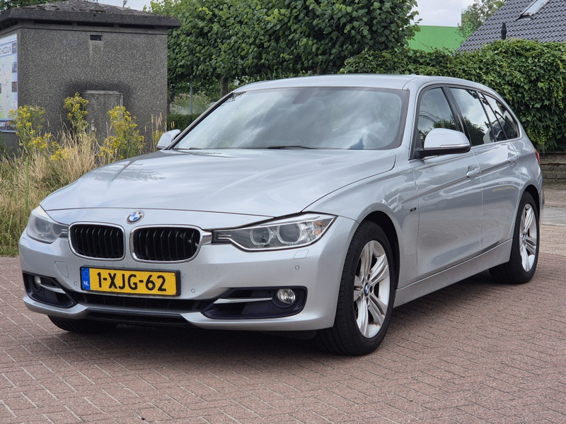 BMW 320 3-serie Touring 320i High Executive — photo 2