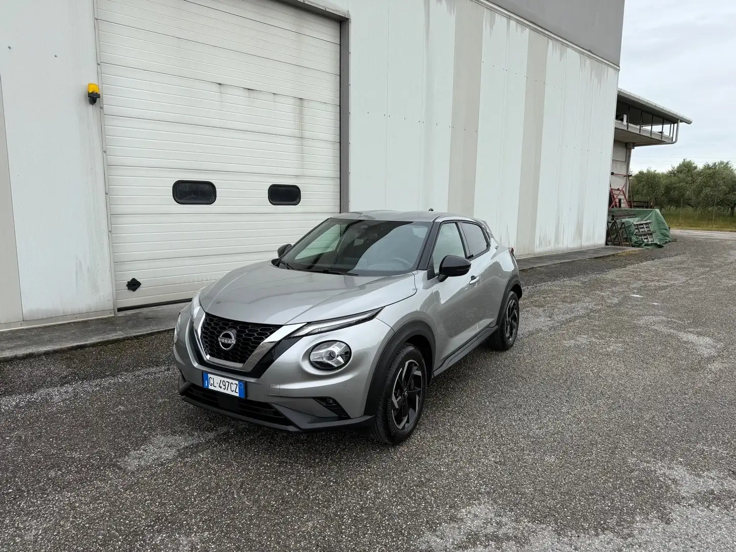 Nissan Juke 1.0 dig-t N-Connecta 114cv Gris - 1