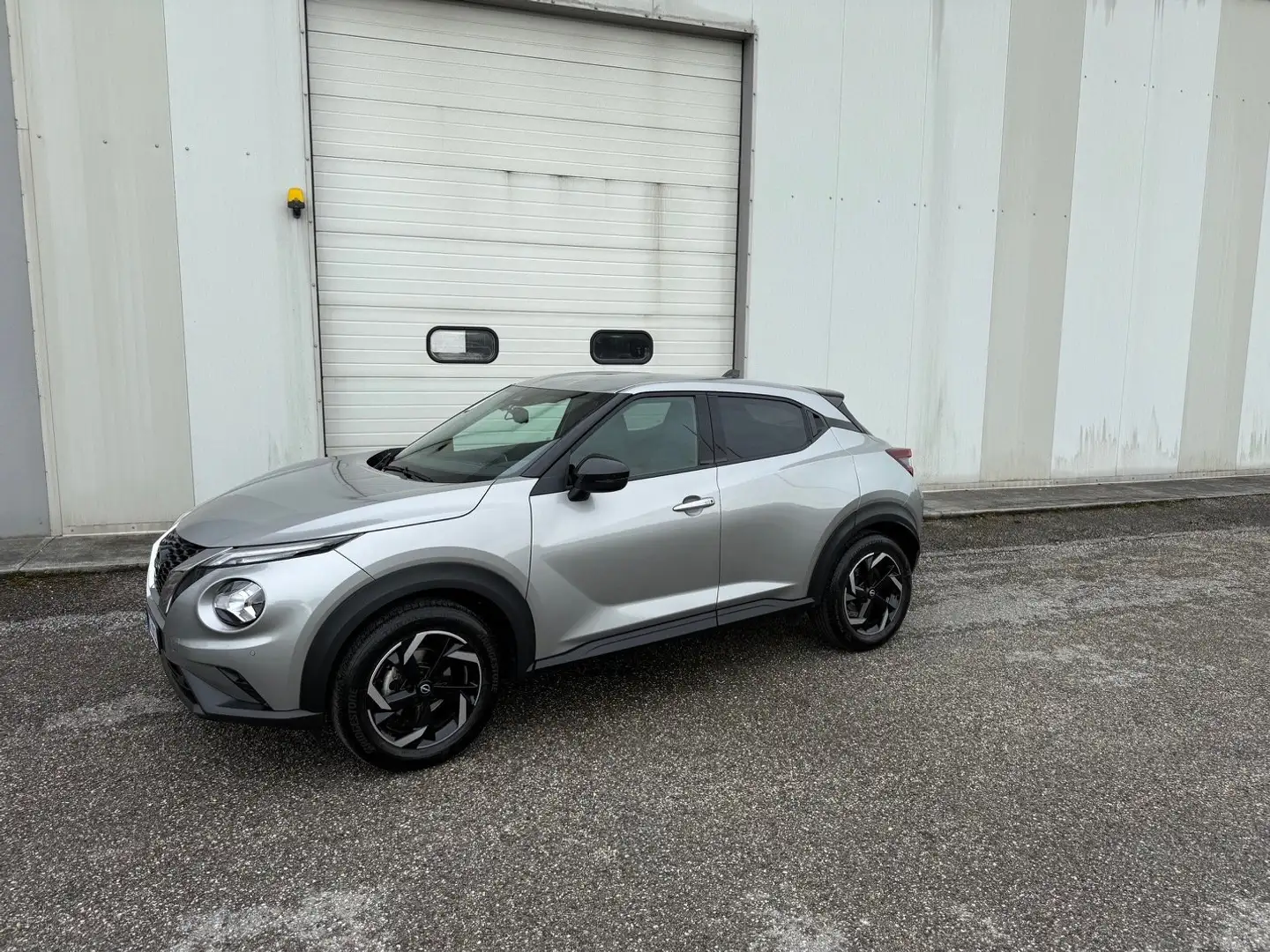 Nissan Juke 1.0 dig-t N-Connecta 114cv Gris - 2