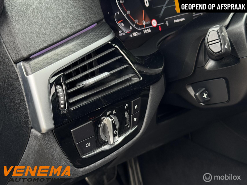 BMW 530 5-serie Touring 530d High Executive M Sport — photo 13