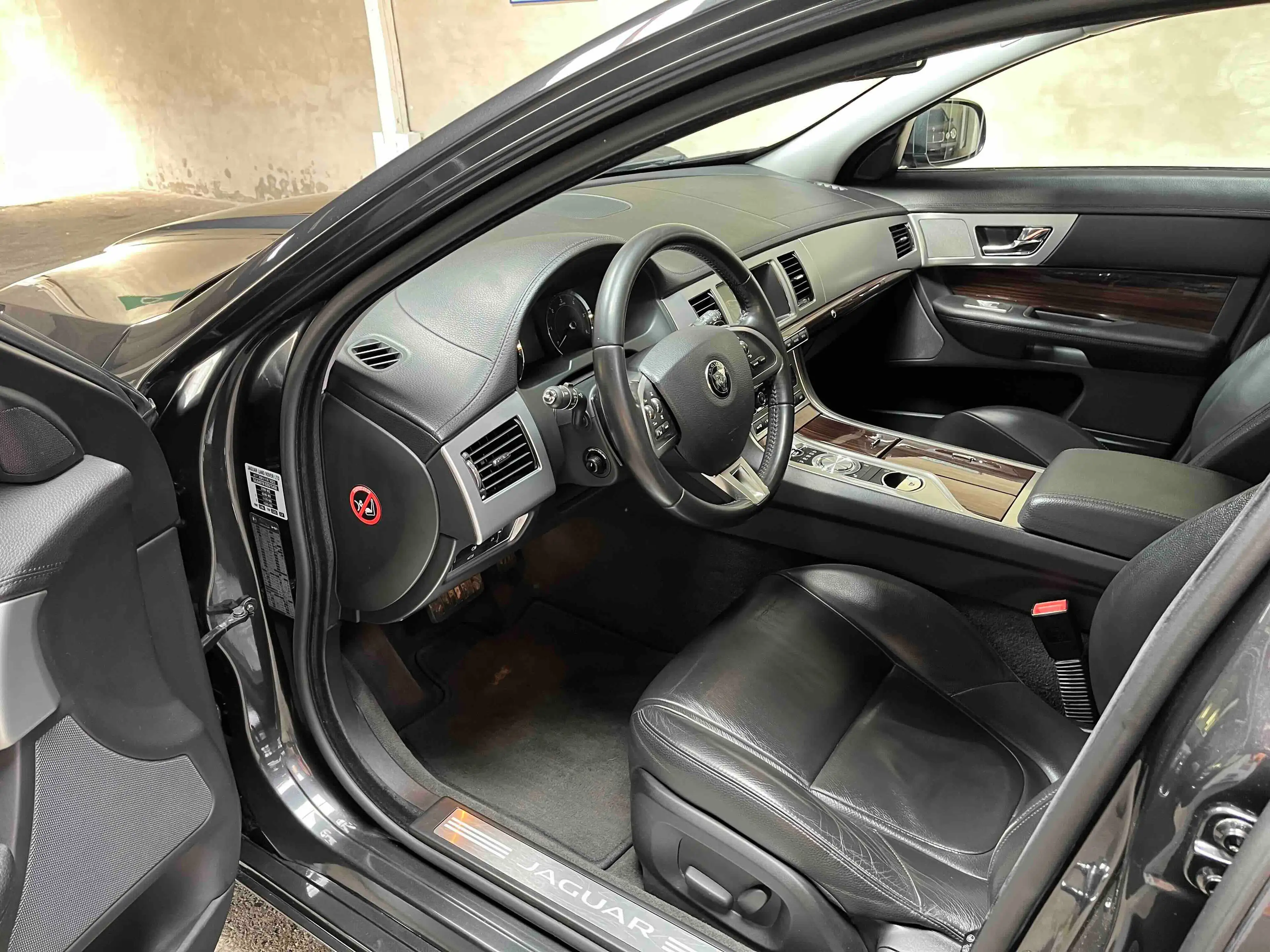 Jaguar XF 2.2 D Sportbrake Aut. Xenon SHZ Leder PDC Keyless — photo 9
