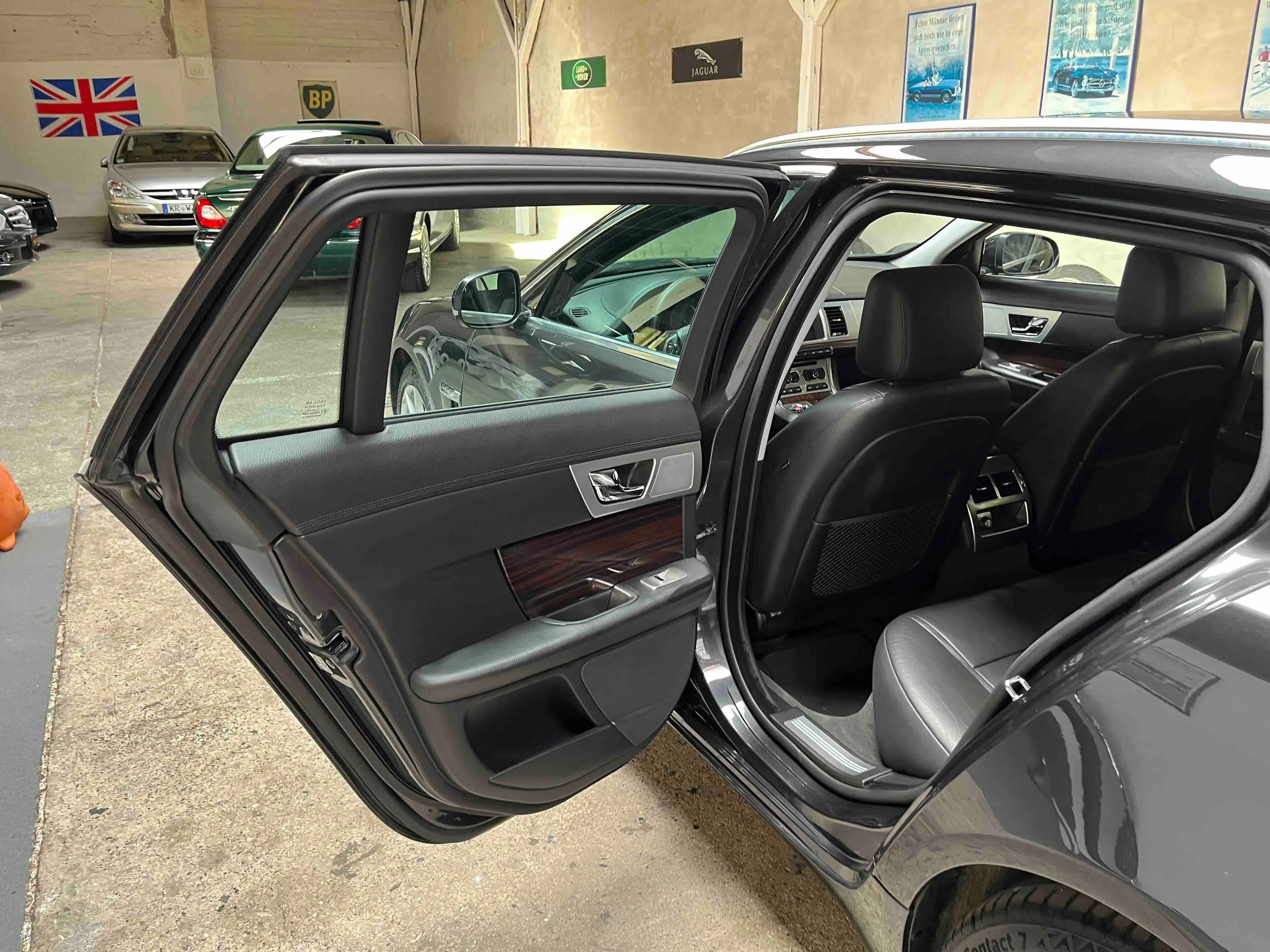 Jaguar XF 2.2 D Sportbrake Aut. Xenon SHZ Leder PDC Keyless — photo 11