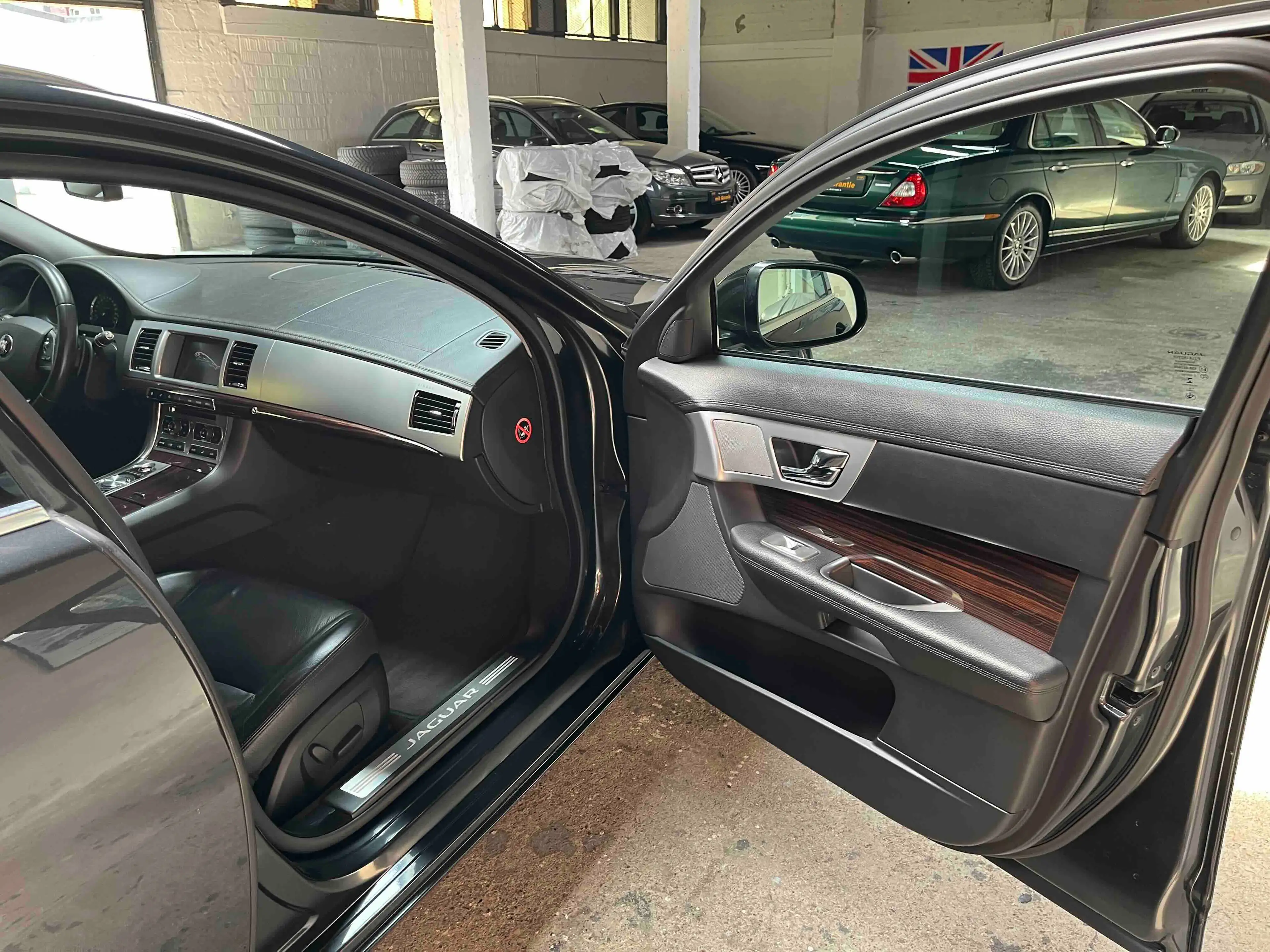 Jaguar XF 2.2 D Sportbrake Aut. Xenon SHZ Leder PDC Keyless — photo 15