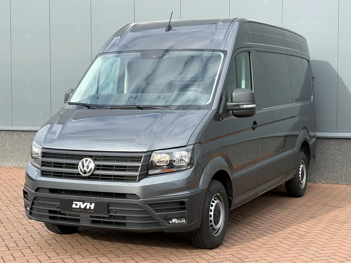 Volkswagen Crafter 30 2.0 TDI L3H3 Highline Grijs - 2