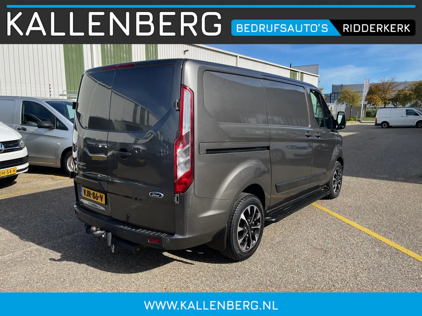 Ford Transit Custom 320 2.0 TDCI 130PK Automaat L1H1 Trend / Trekhaak Grijs - 2