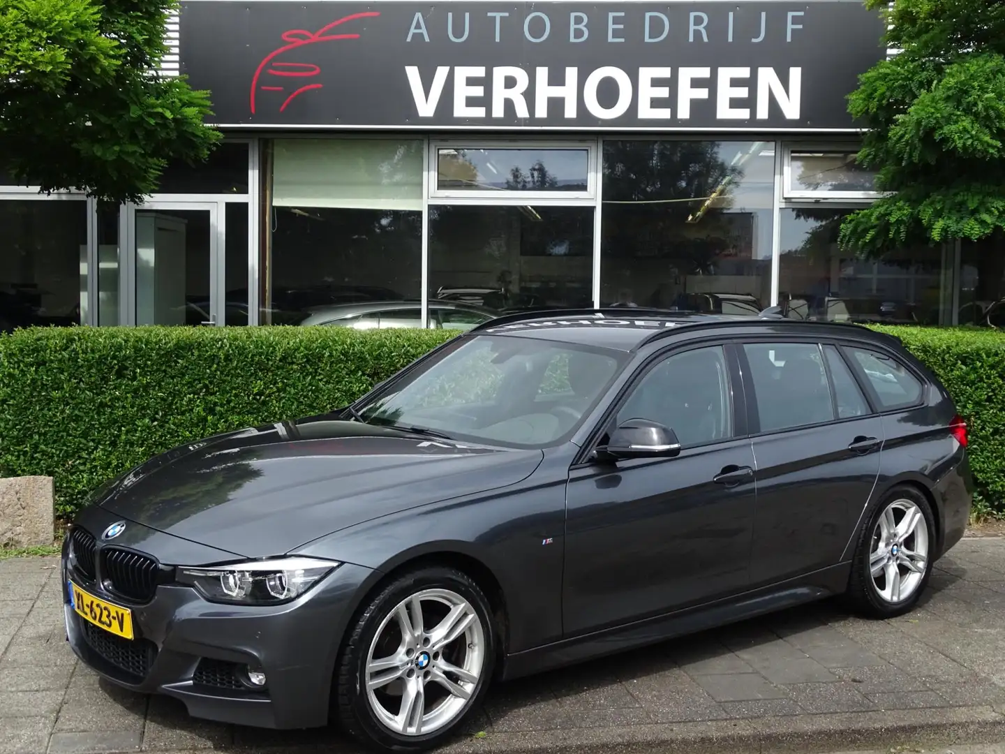 BMW 318 3-serie Touring 318i M Sport Edition - AUTOMAAT - Grijs - 1