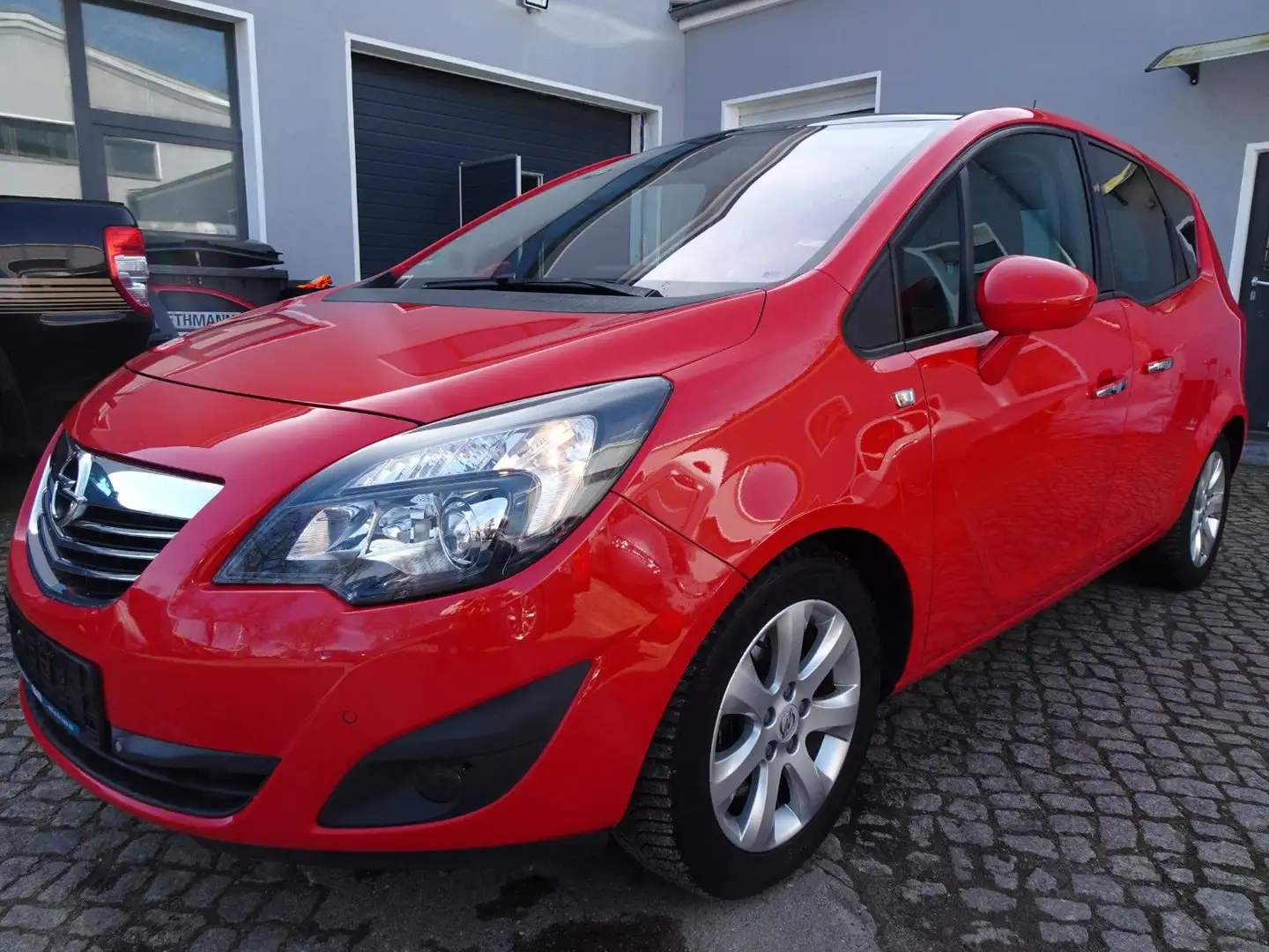 Opel Meriva 1.7CDTI, 96KW, KLIMATR-SHZ-PDC-NAV-EU5 crvena - 1