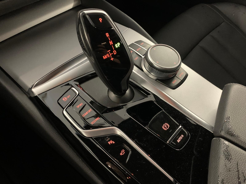 BMW 520 d T xDrive LED+/ACC/COCKP-PRO/LEDER/360°KAM — photo 12