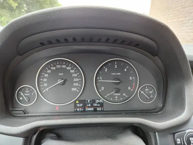 BMW X3 view 9