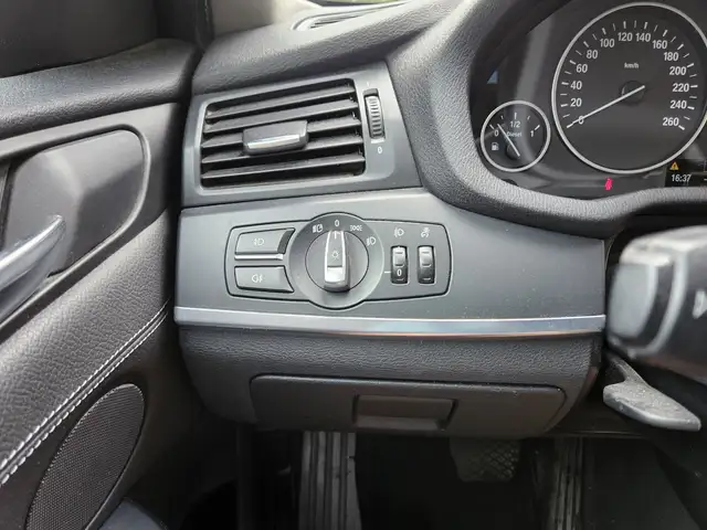 BMW X3 view 24
