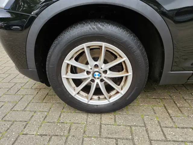 BMW X3 view 5
