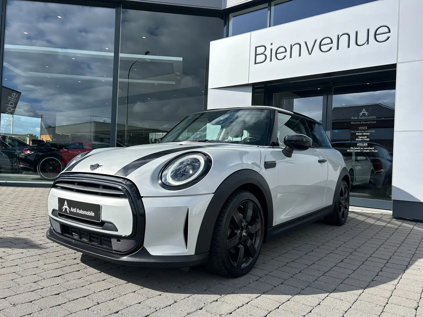 MINI Cooper 1.5i Cooper *GARANTIE*1ER PROP*CARPLAY*FACELIFT* Gris - 1