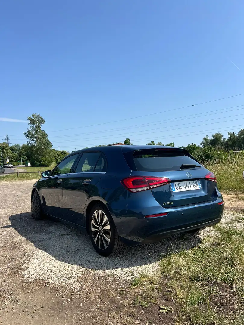 Mercedes-Benz 180 Bleu - 2