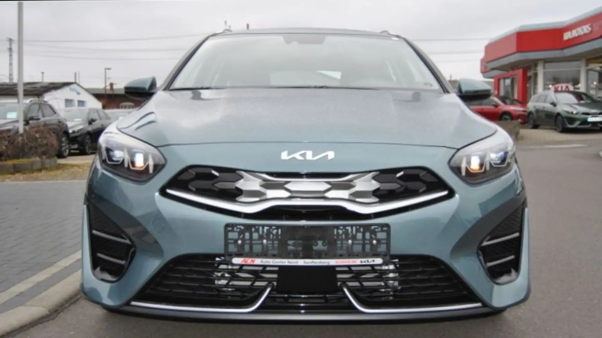 Kia Ceed / cee'd SW 1.6 GDI DCT PHEV Spirit UVP 39.789 EUR Grau - 2