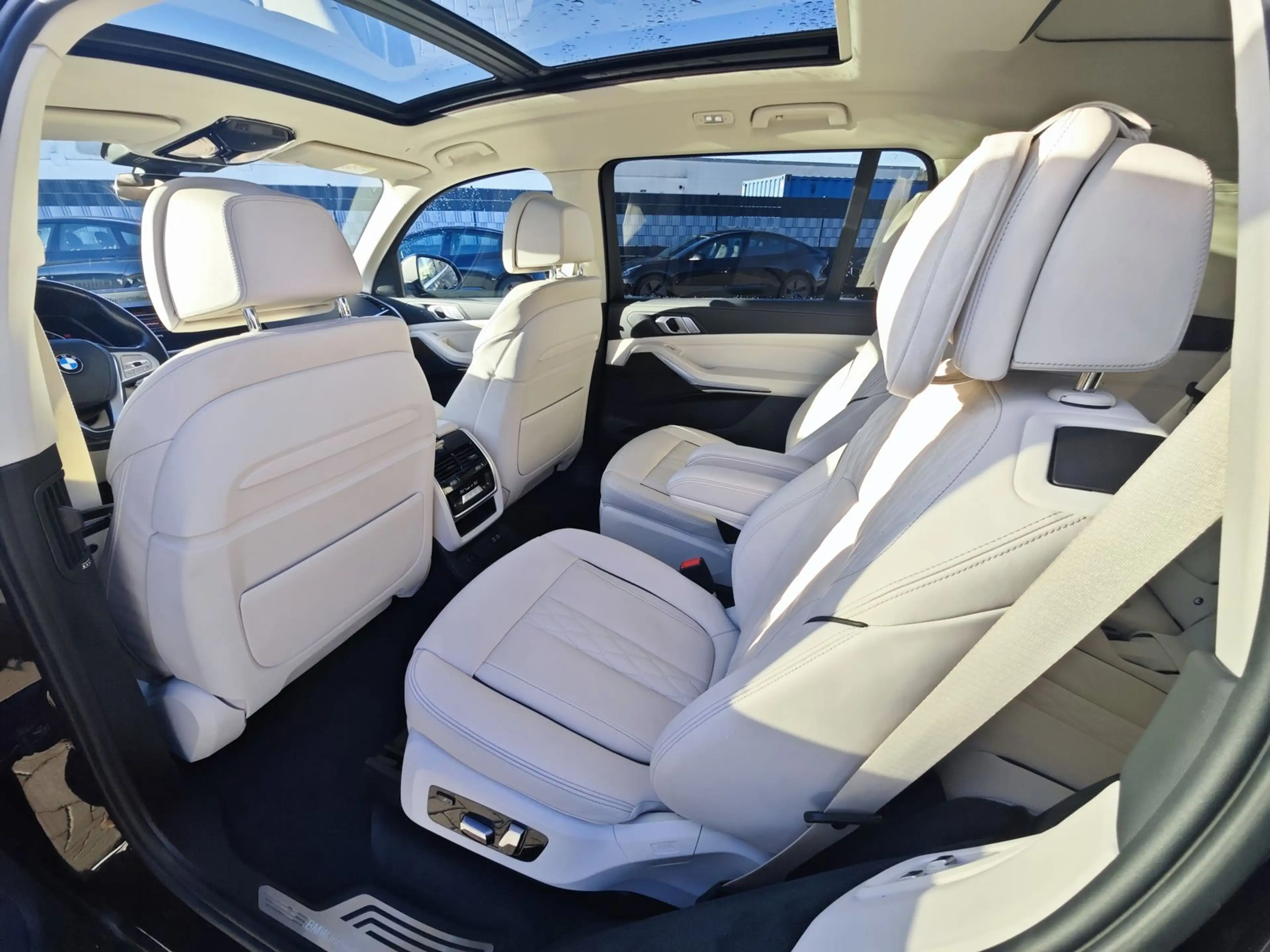 BMW X7 xDrive 30 d|Sky Lounge|Laser|HUD|AHK|6 Sitze| — photo 4