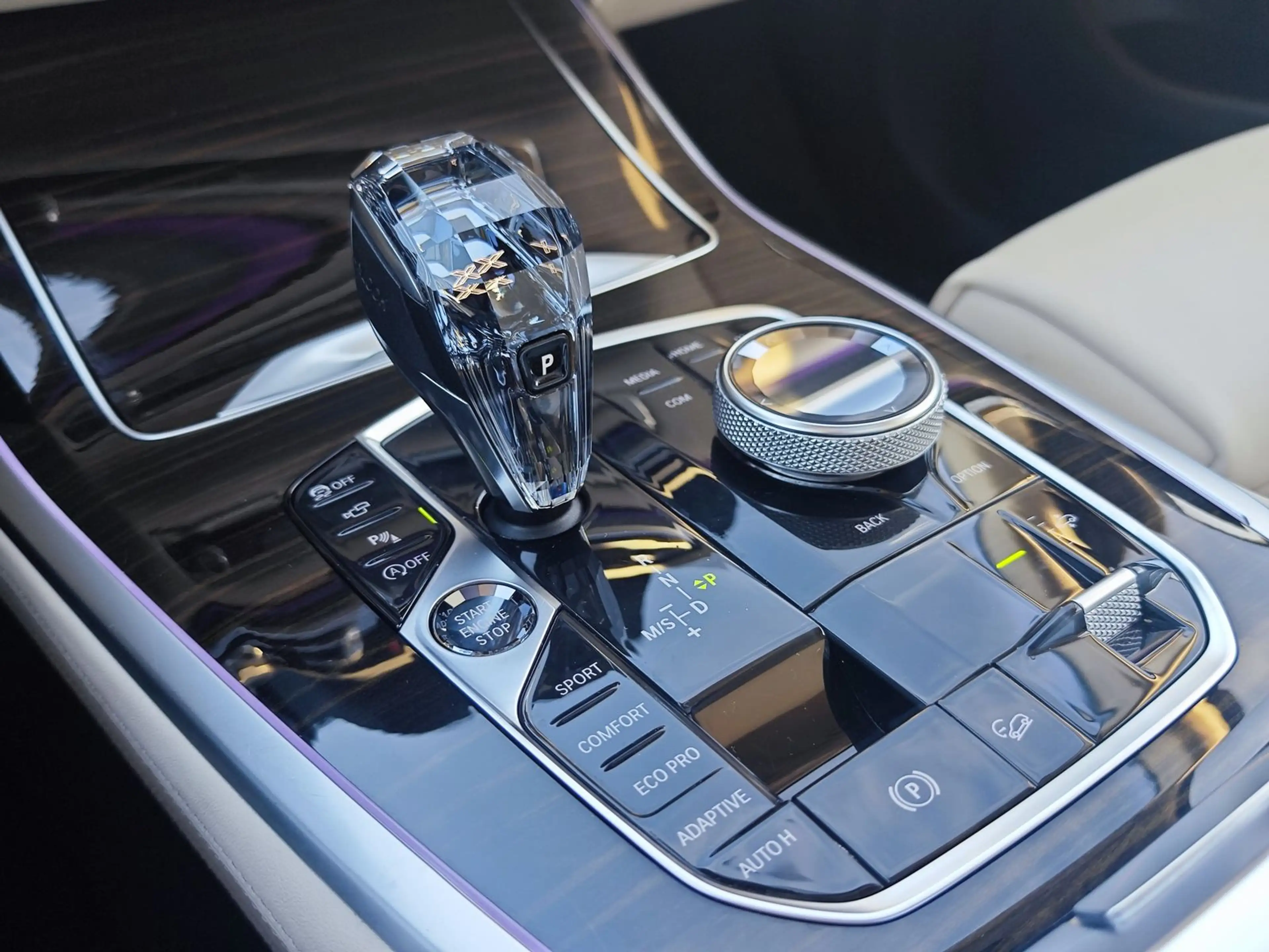 BMW X7 xDrive 30 d|Sky Lounge|Laser|HUD|AHK|6 Sitze| — photo 10