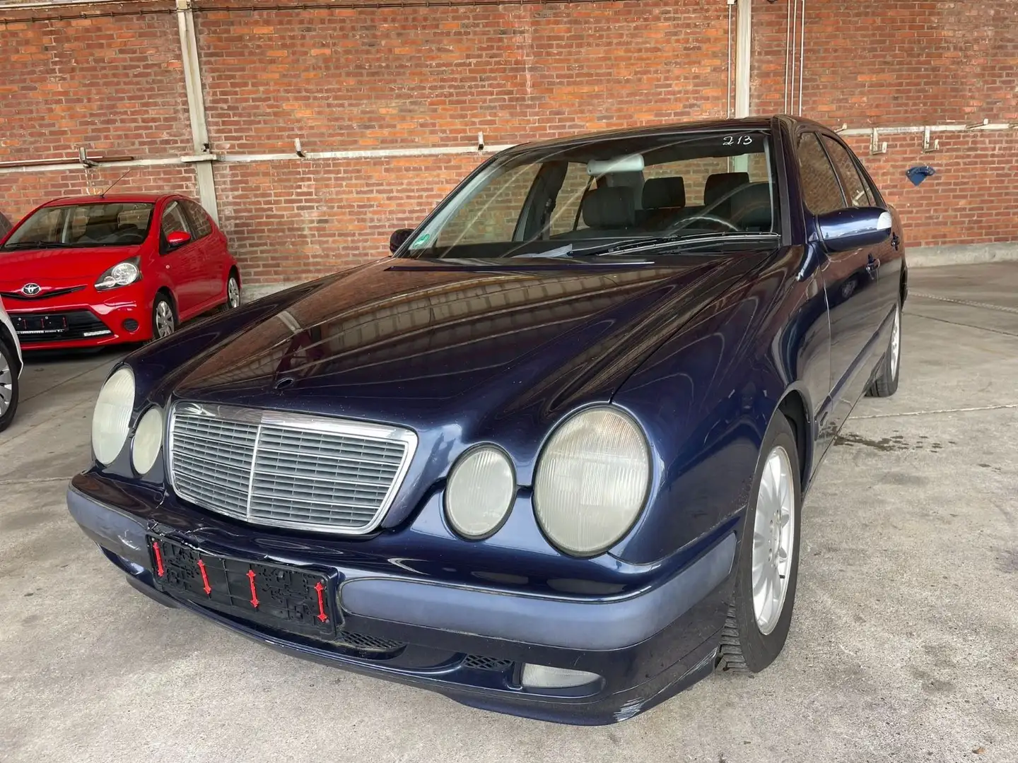 Mercedes-Benz E 220 CDI CLASSIC/AUTOMATIK/LEDER/EL.FENSTER Blau - 1