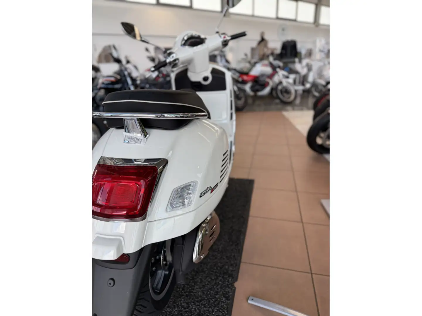 Vespa GTS Super 310 - 2