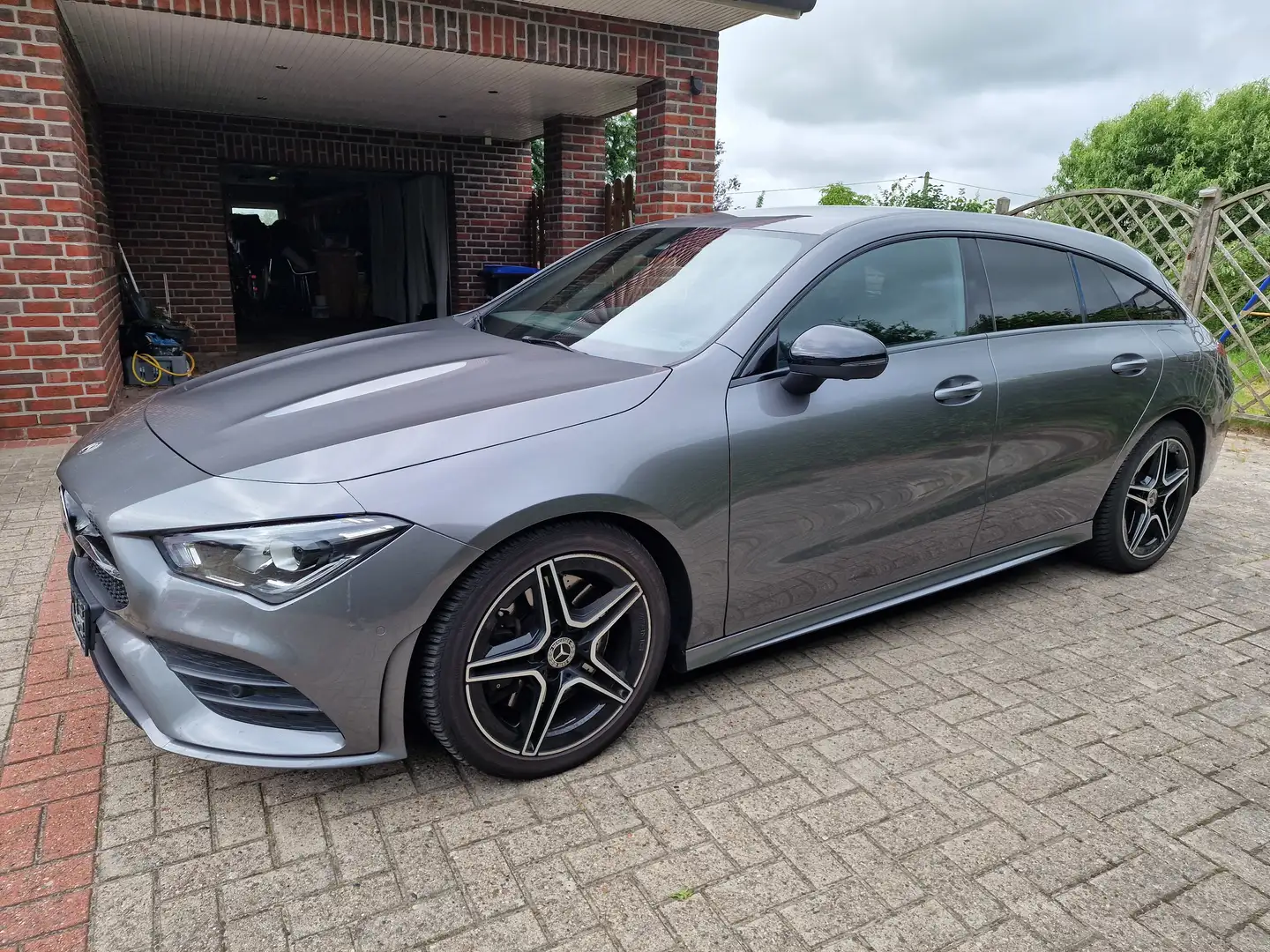 Mercedes-Benz CLA 250 CLA Shooting Brake Shooting Brake 7G-DCT AMG Line Gri - 1