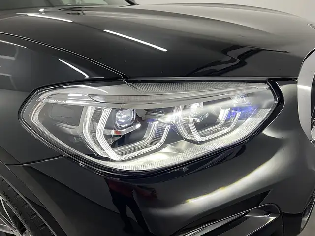 BMW X4 view 9