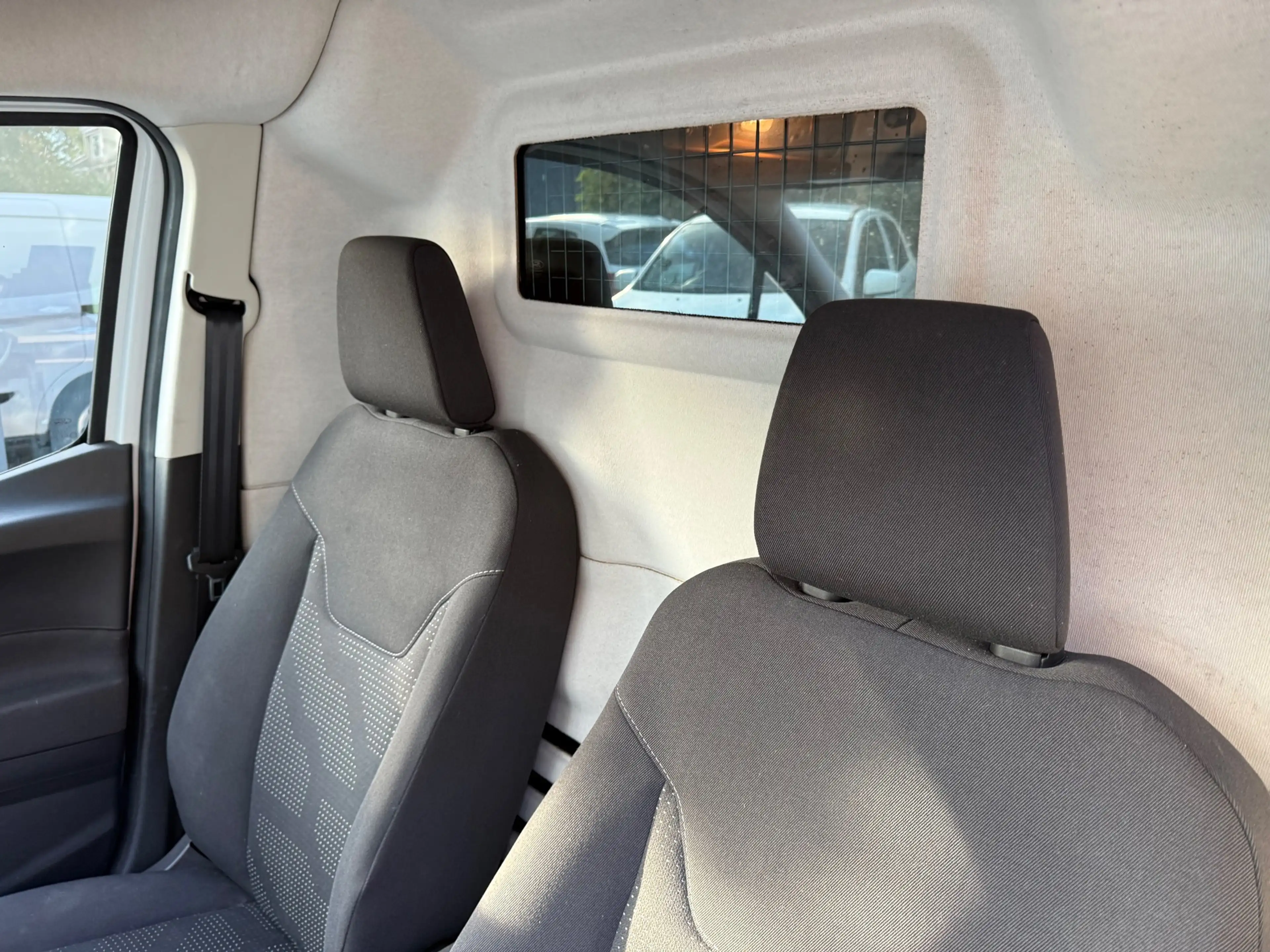 Ford Transit Courier 1.0 Trend / BENZINE / AIRCO / CRUISE CONTROL / SCH — photo 13