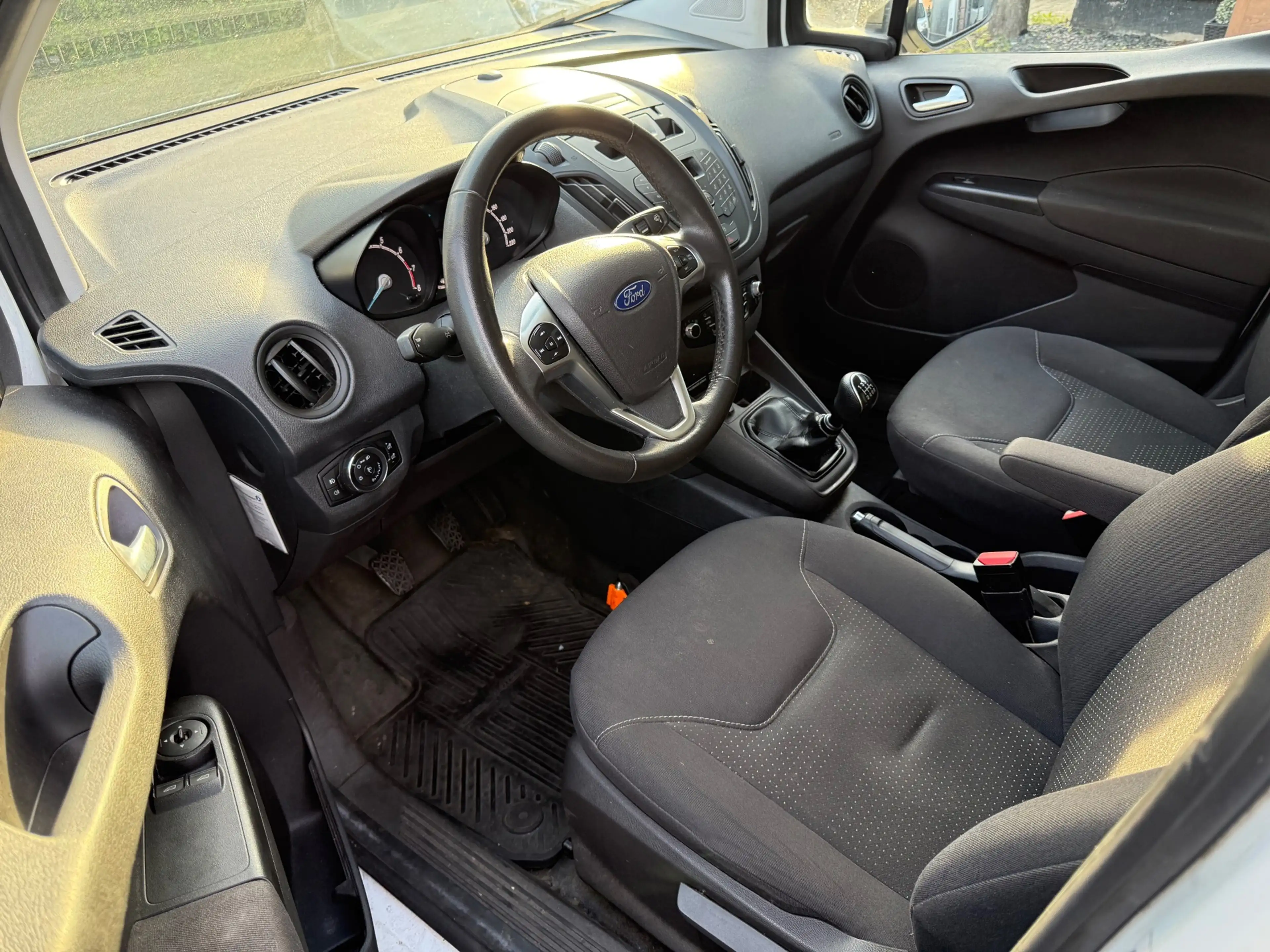 Ford Transit Courier 1.0 Trend / BENZINE / AIRCO / CRUISE CONTROL / SCH — photo 8