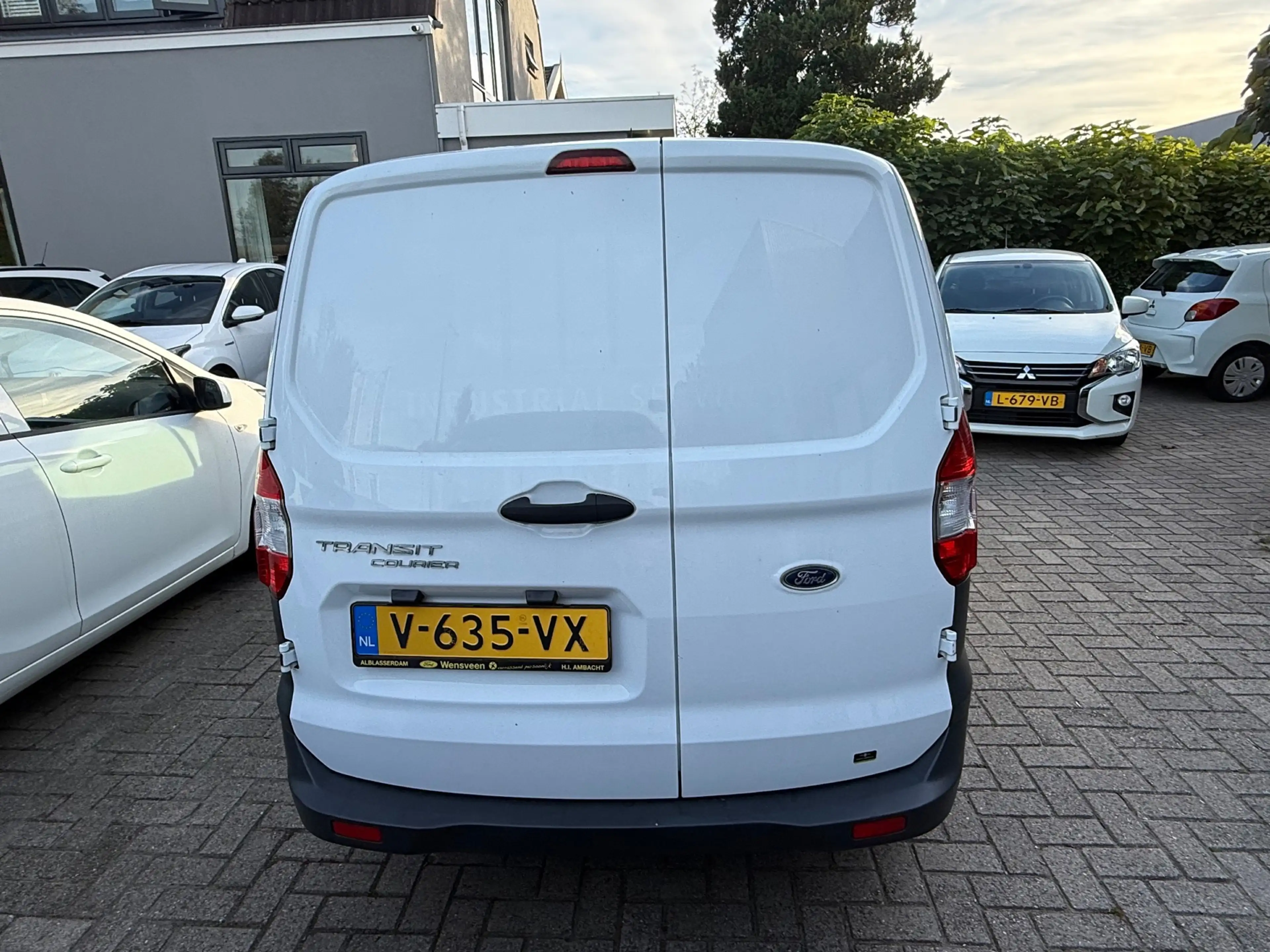 Ford Transit Courier 1.0 Trend / BENZINE / AIRCO / CRUISE CONTROL / SCH — photo 4
