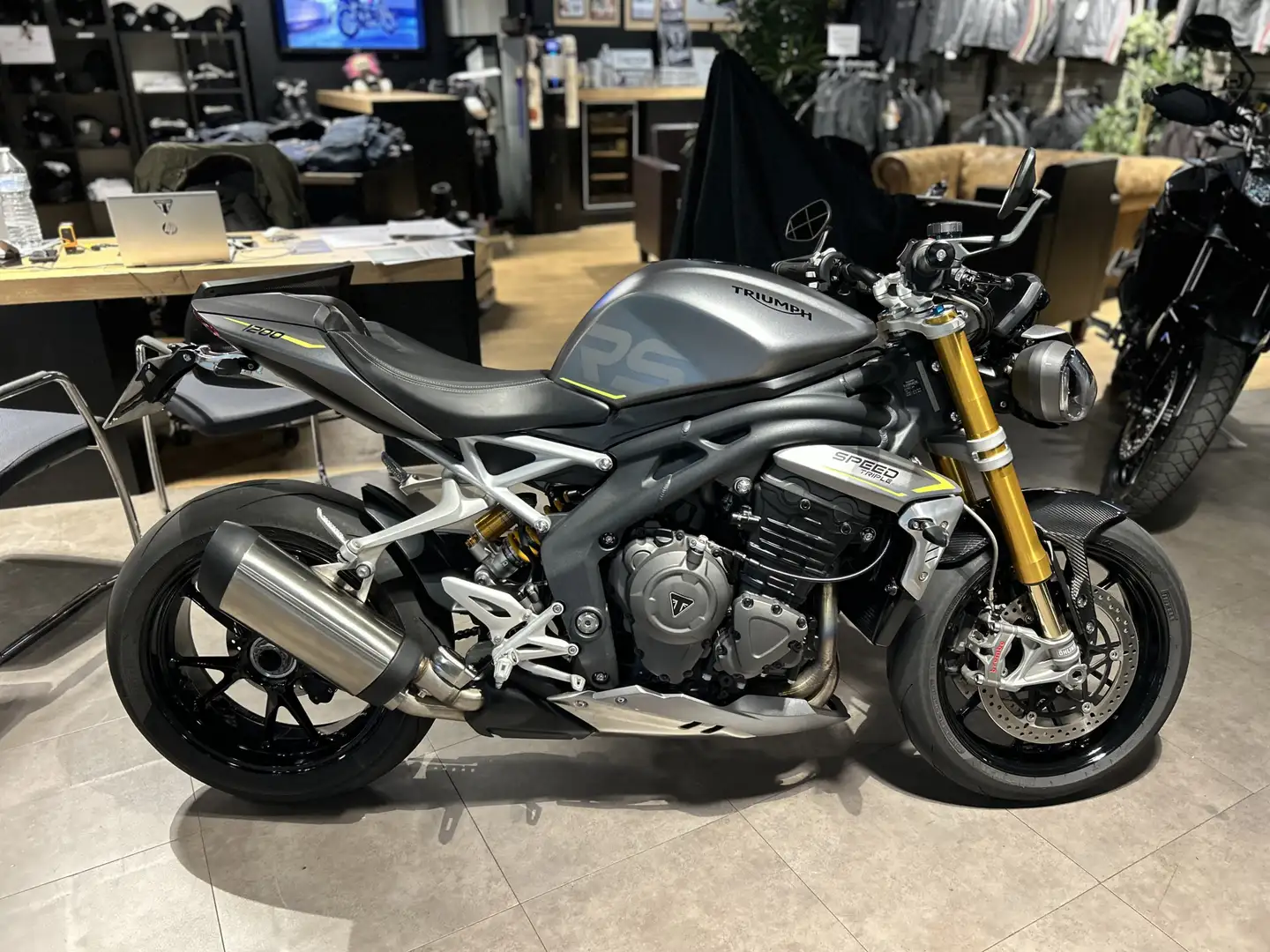 Triumph Speed Triple 1200 RS Gris - 1
