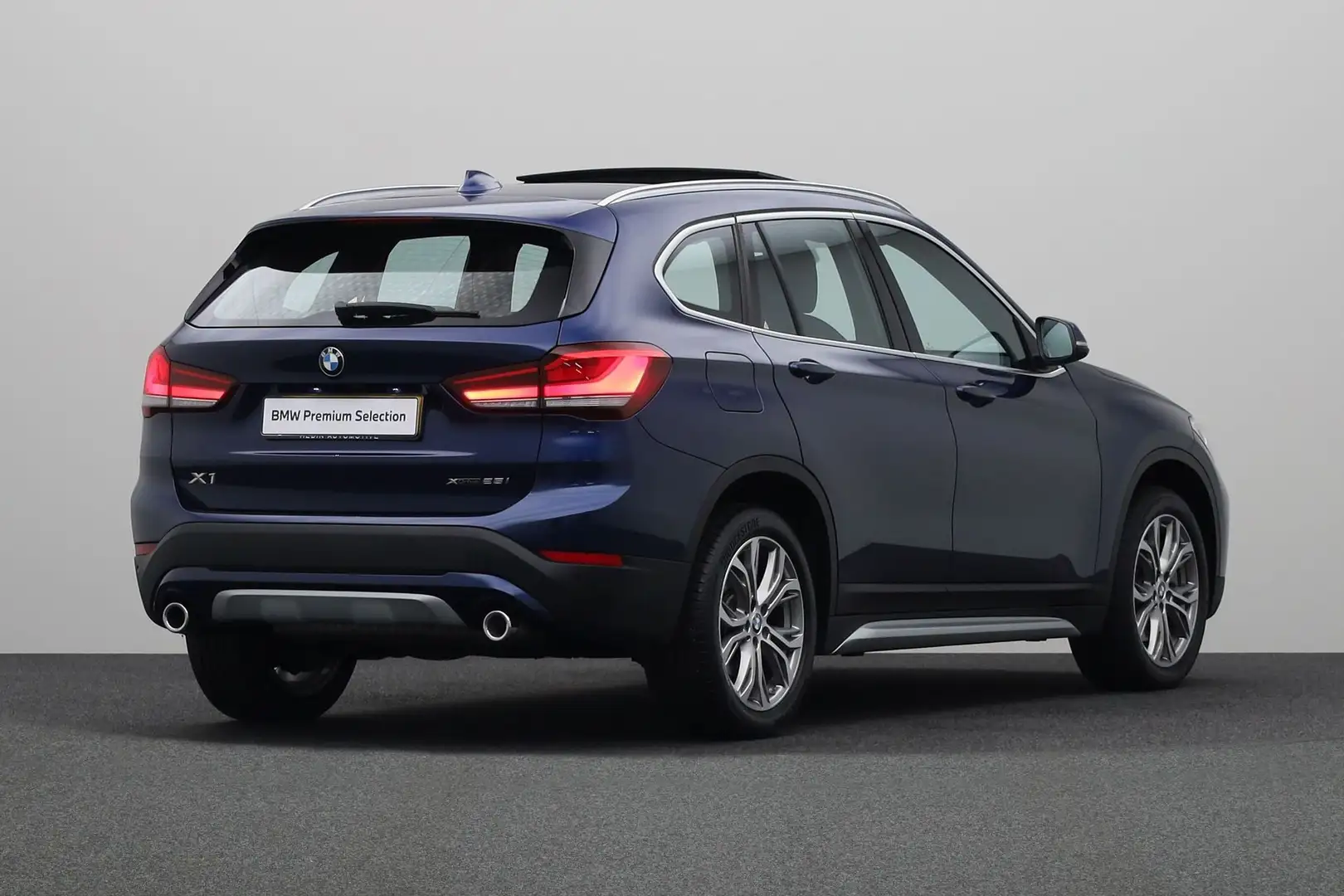 BMW X1 xDrive25i High Executive Edition Blauw - 2