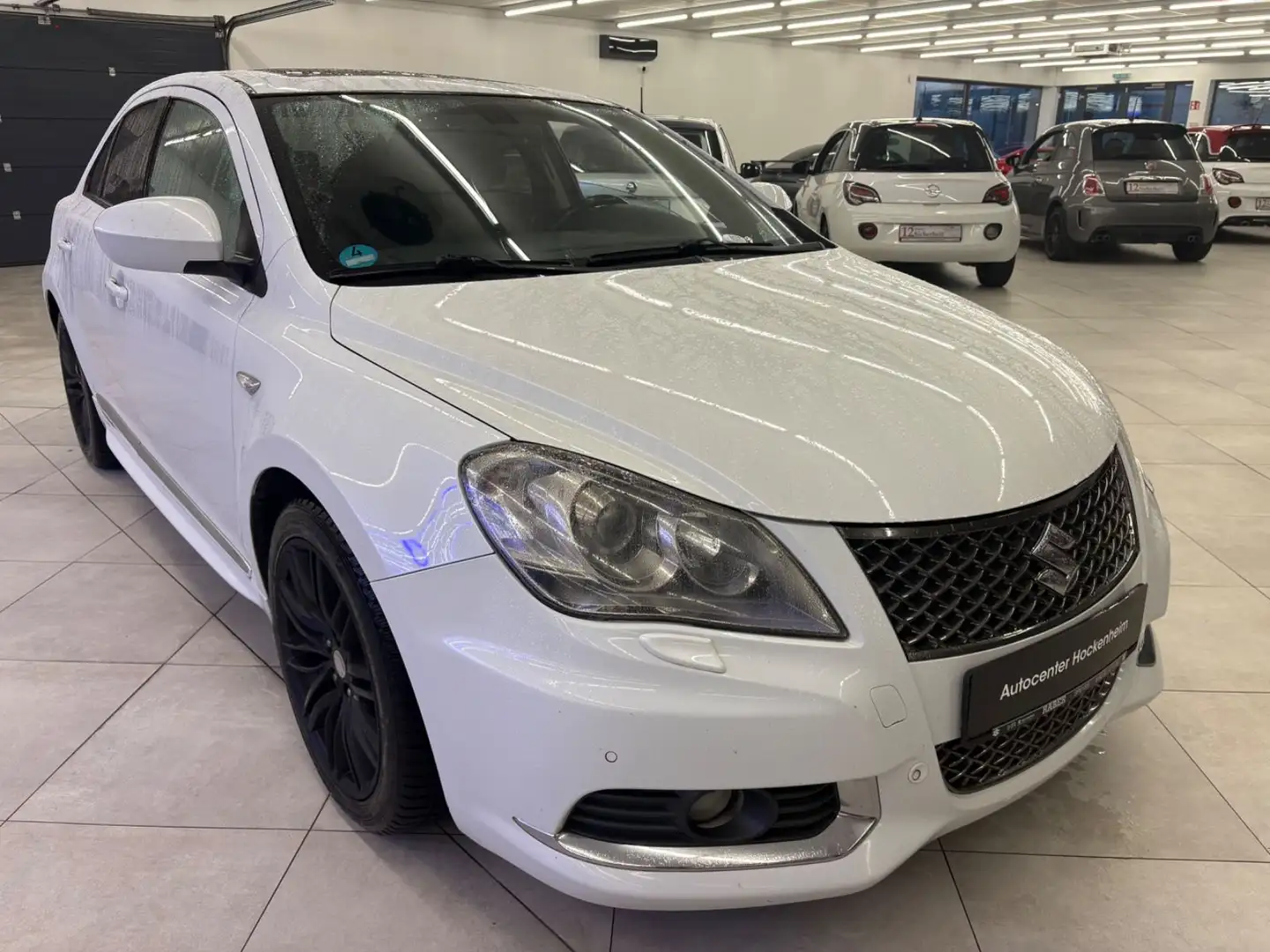 Suzuki Kizashi Sport / 1.Hand / Leder / SHZ / - 1