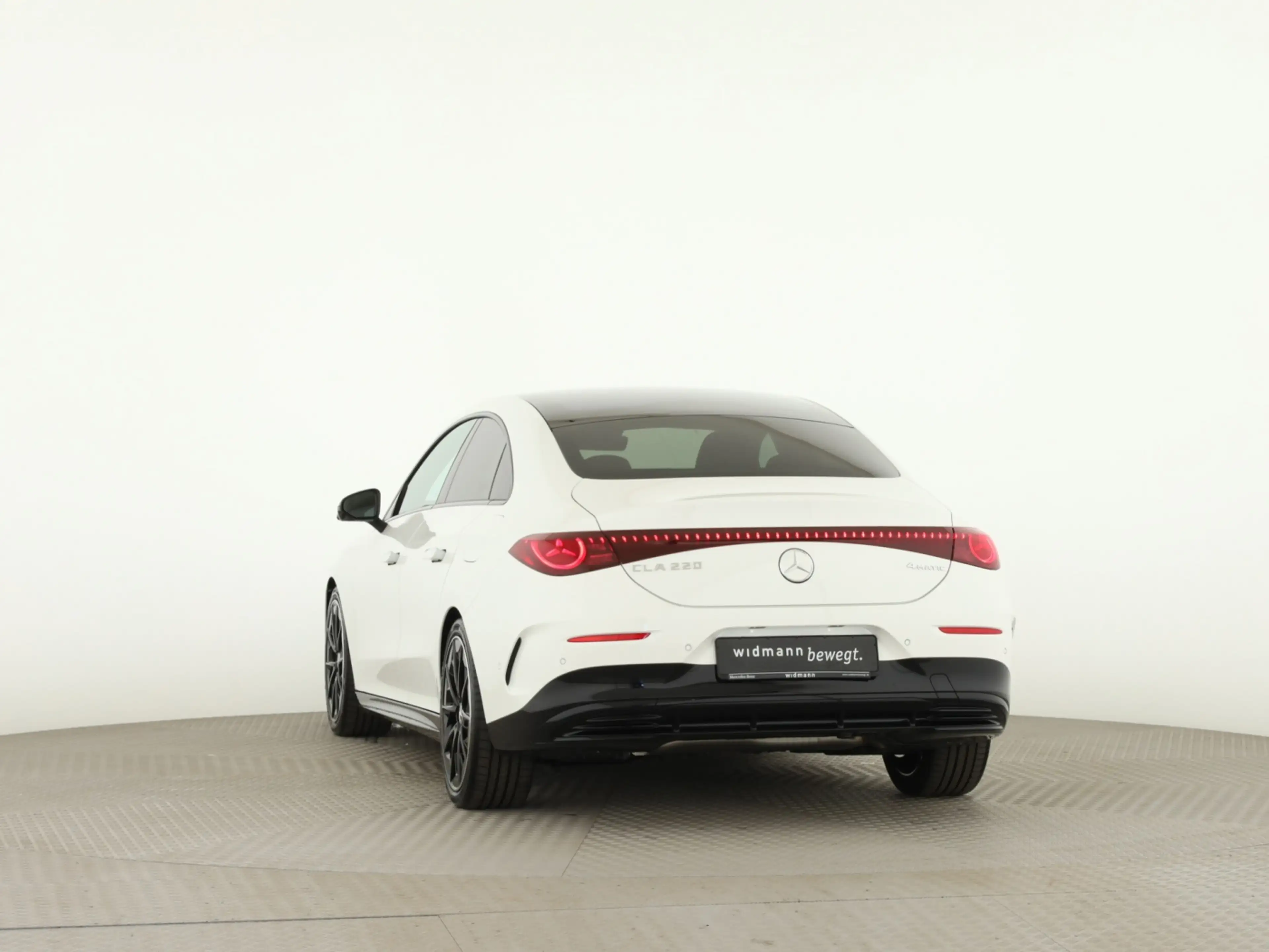 Mercedes-Benz CLA 220 4MATIC AMG*Pano*AHK*Night*HUD*Burmester* — photo 4