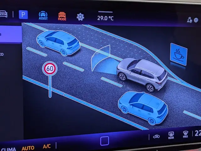 Volkswagen Tiguan view 15