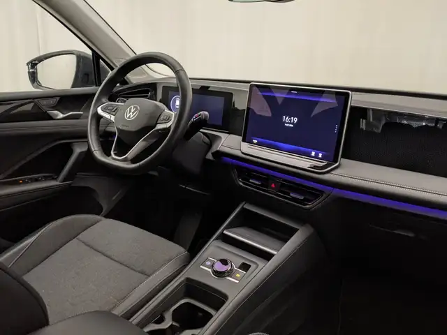 Volkswagen Tiguan view 6