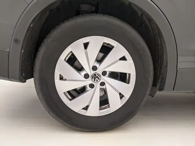 Volkswagen Tiguan view 9