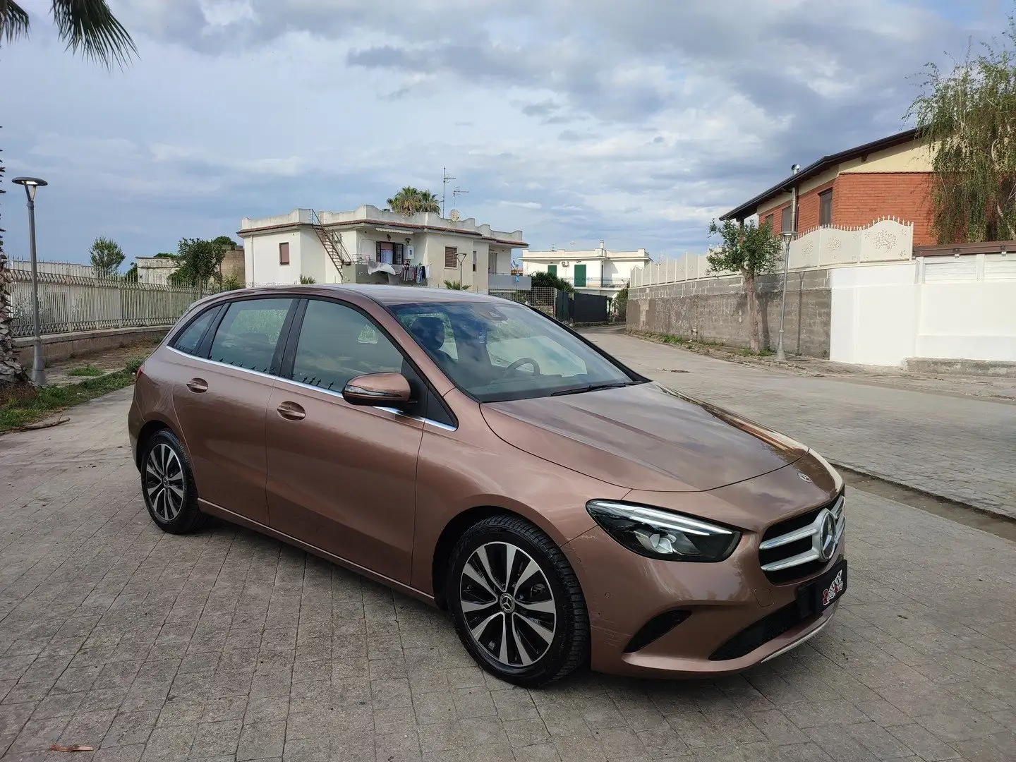 Mercedes-Benz B 180 D 2.0 115 CV TELECAMERA NAVIGATORE INTERNI PELLE Bronzová - 2
