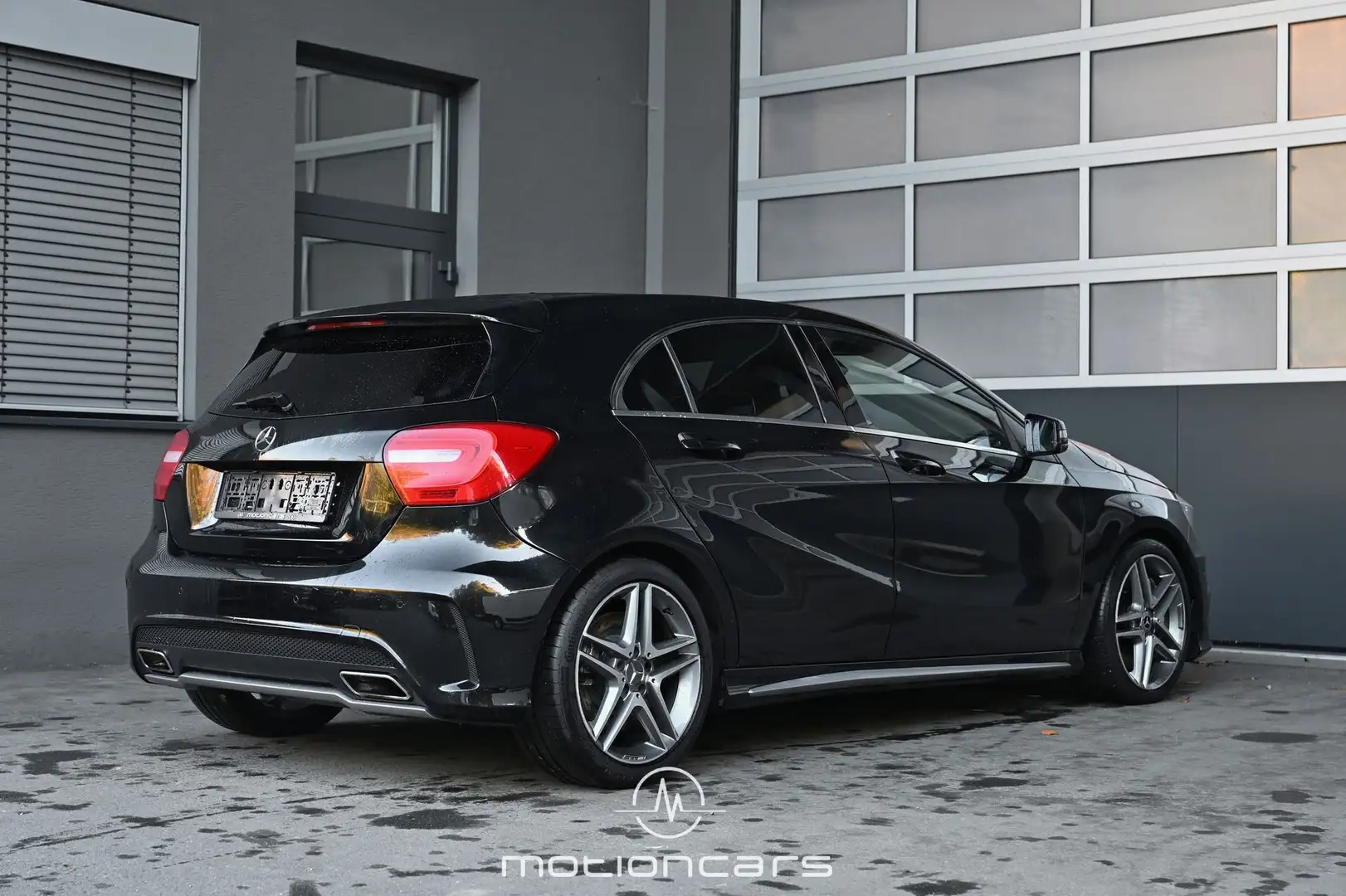 Mercedes-Benz A 45 AMG 4-Matic Pickerl NEU Noir - 2