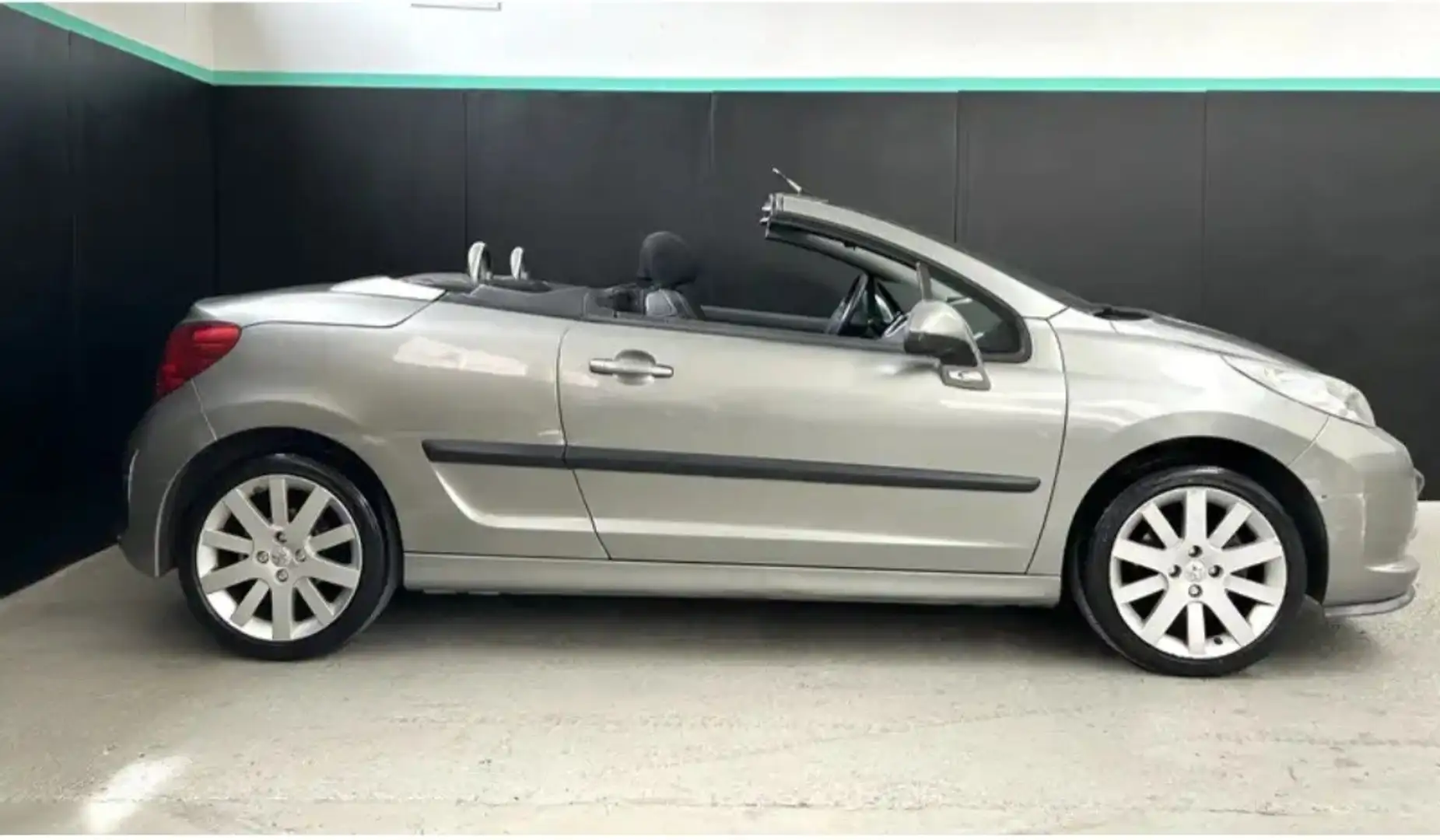 Peugeot 207 CC 1.6 16v Feline - 2