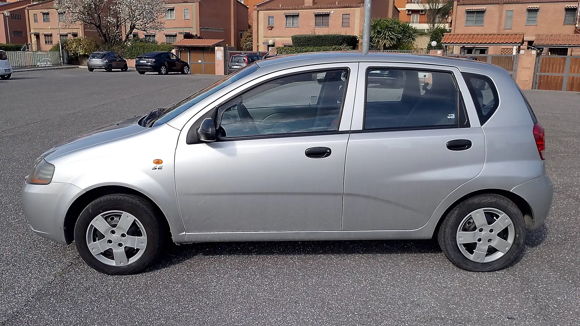 Daewoo Kalos Kalos 5p 1.4 SE Plus GPL Silber - 2