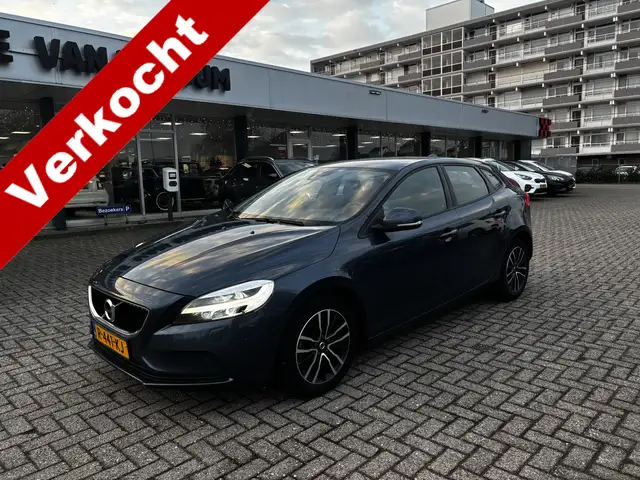 Volvo V40 2.0 T3 Momentum Navi Cruise Lmv Trekhaak