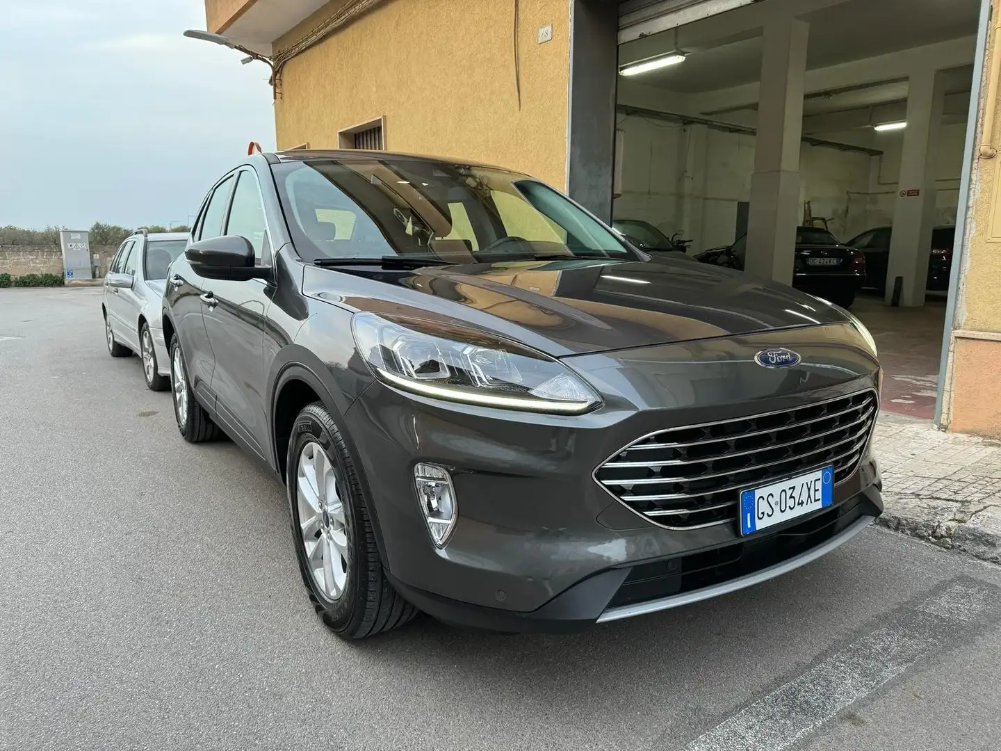 Ford Kuga 1.5 ecoblue Titanium X 2wd 120cv Grigio - 1