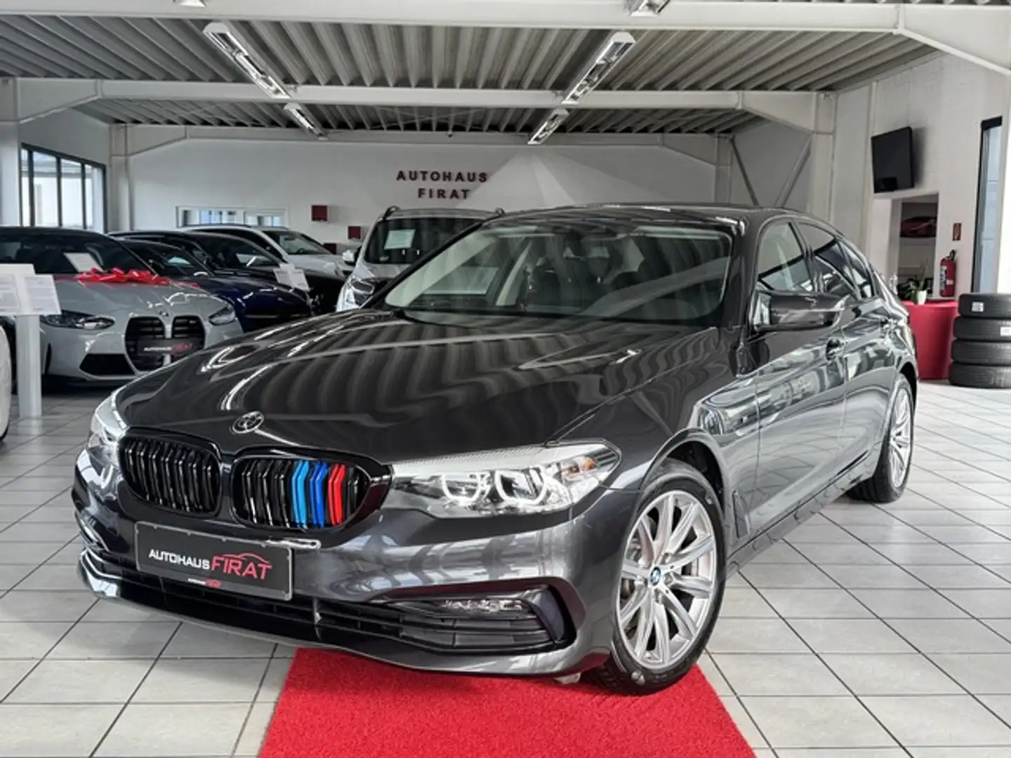 BMW 520 i Sport Line°Navi°M-Lenkrad°Ambiente° Gris - 1