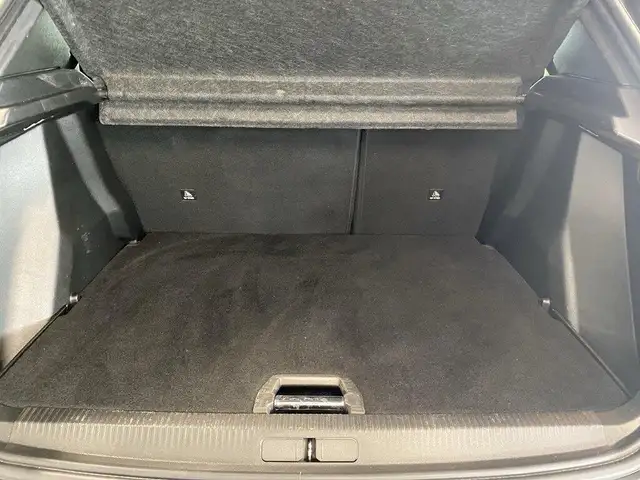 Peugeot 2008 view 9