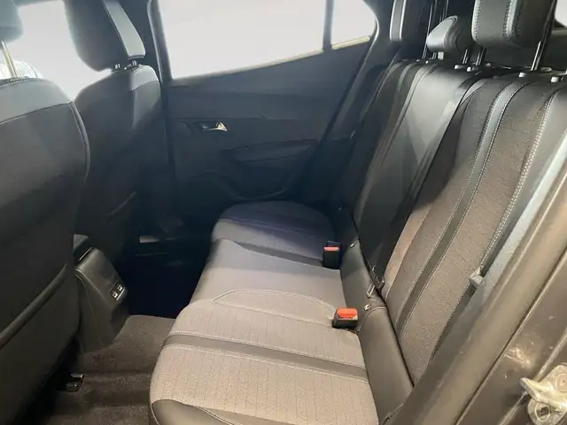 Peugeot 2008 view 8
