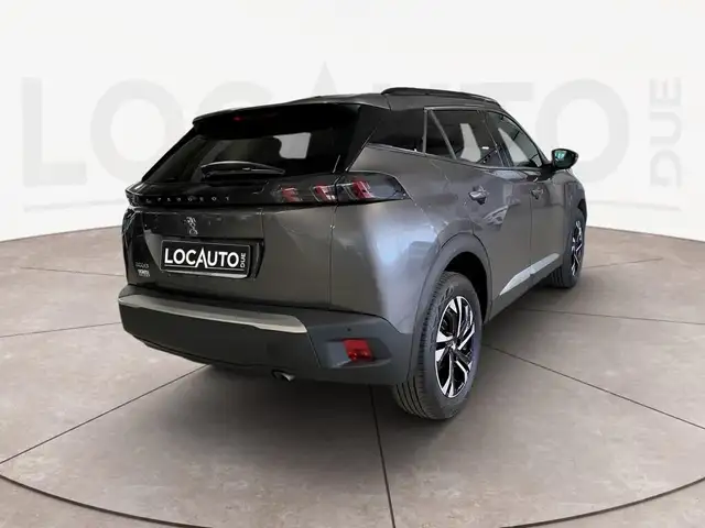 Peugeot 2008 view 4
